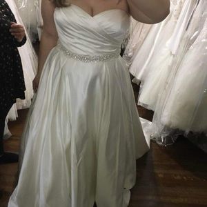 Size 18-20 wedding dress
